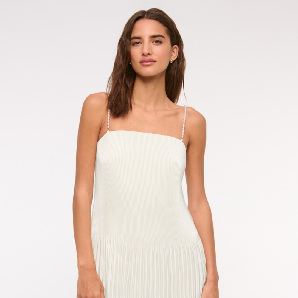 Elegant White Pleated Dress